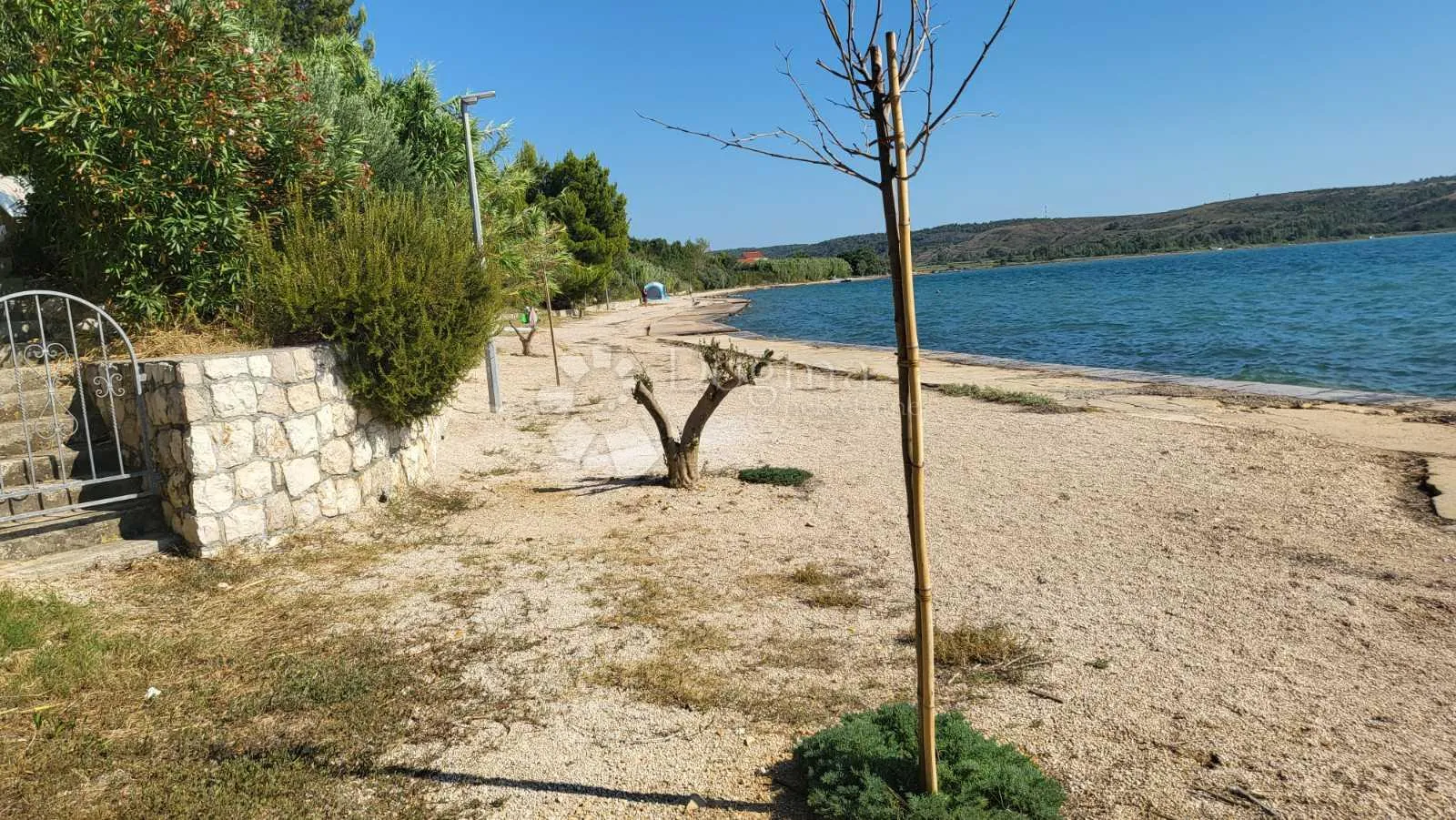 rtina- zemljište sa građevinskom dozvolom - slika 6
