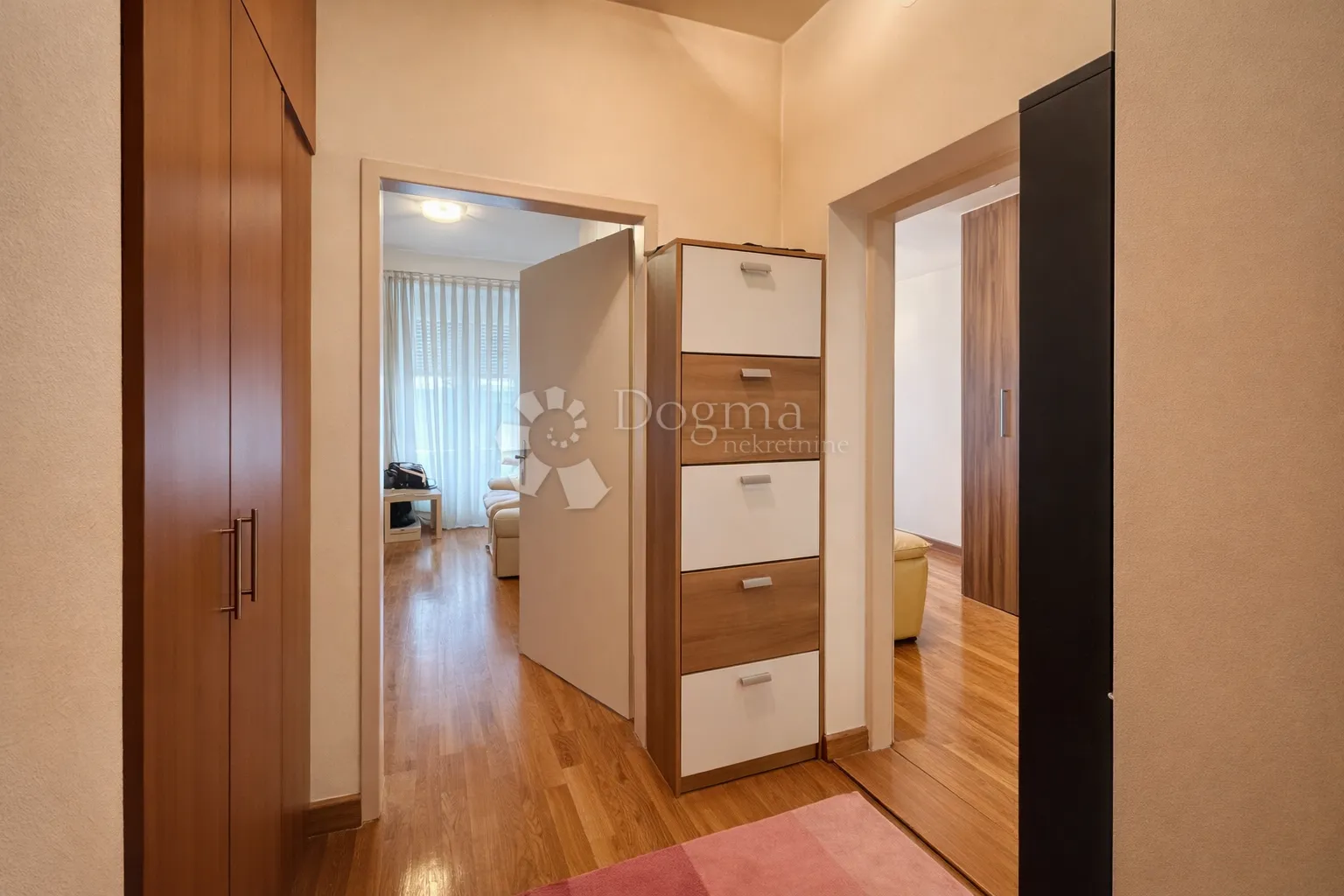 donji grad – 3-sobni stan 77 m², prizemlje - slika 4