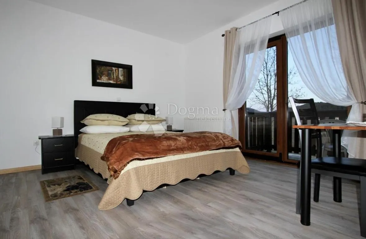 resort u srcu like nadomak plitvica - uhodan posao !!! - slika 26