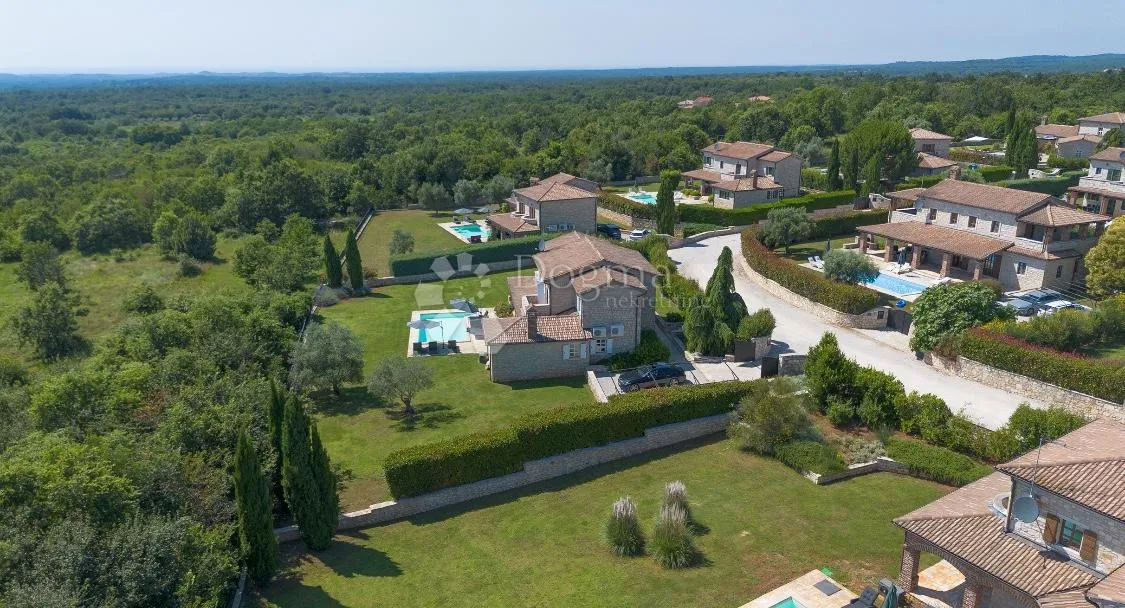 kompleks od 10 vila -heraki -poreč !! - slika 36