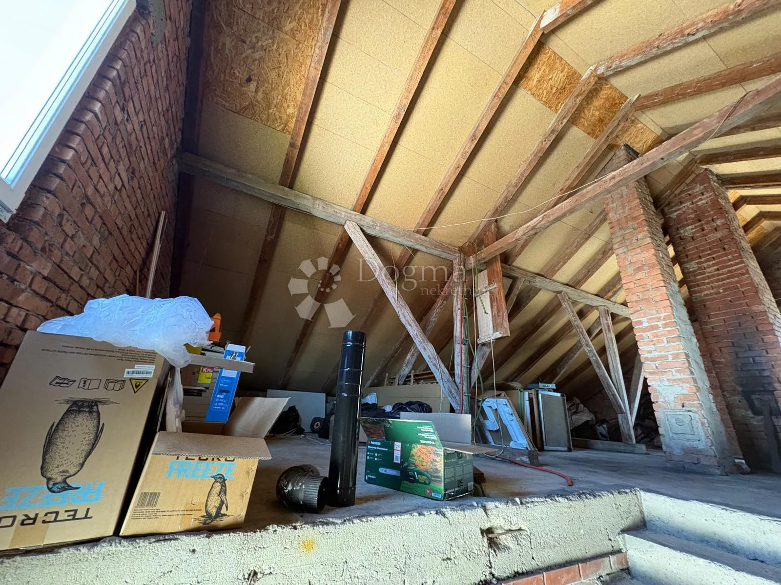 kuća 648 m² s podrumom i potencijalom za 2 stana - slika 30