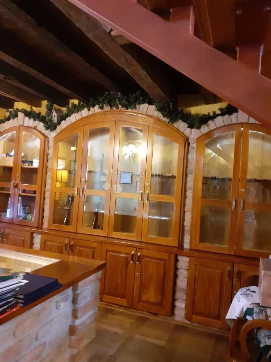 vintage poslovni prostor s galerijom, potpuno namješten – centar rijeke - slika 6