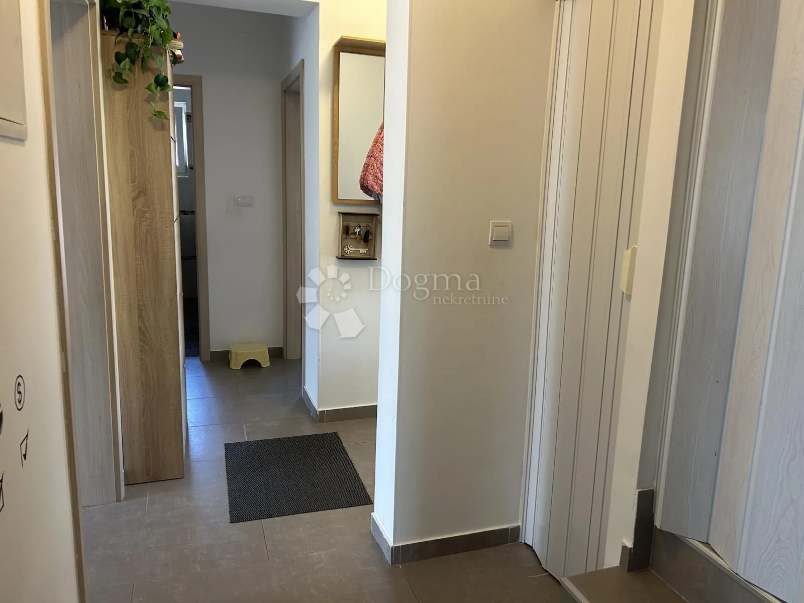 viškovo stan 4s+db ,141m2 - slika 9
