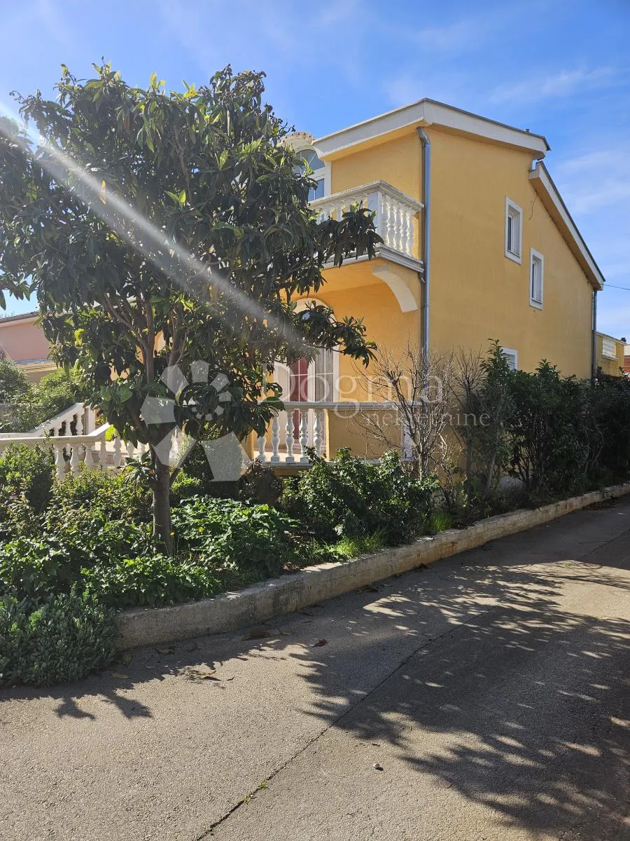apartmanska kuća u pakoštanima - slika 2