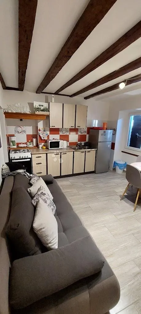 kuća sa 3 apartmana u centru rovinja! - slika 23