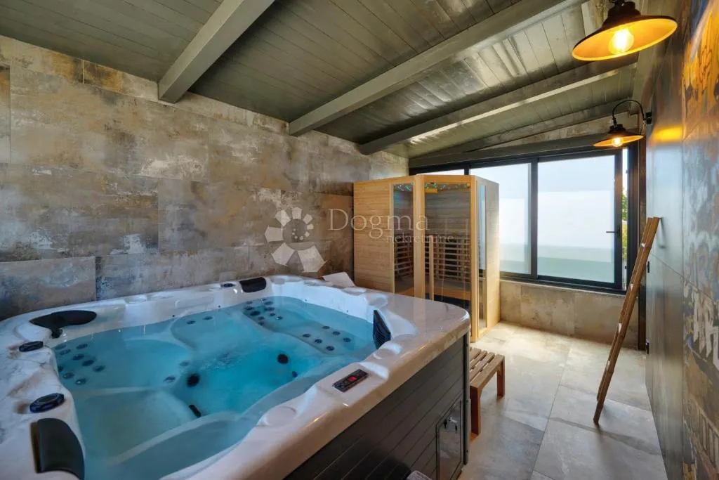 moderna villa s bazenom, saunom i jacuzzijem - slika 14
