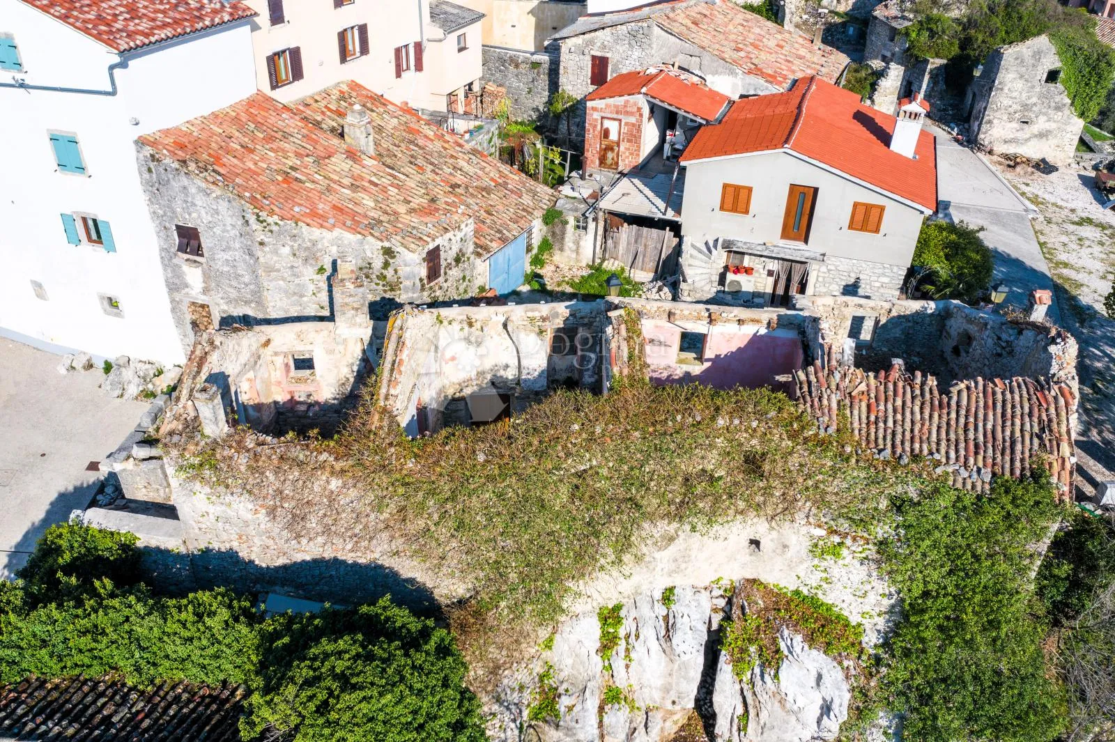 tri kuće u starogradskoj jezgri s pogledom! - slika 10