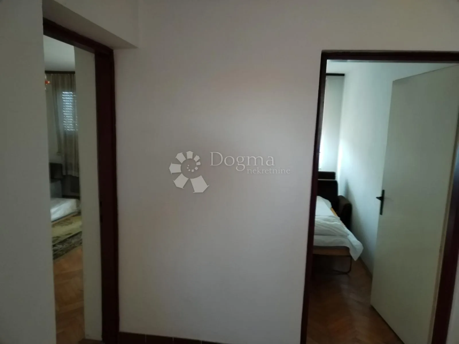 kuća sa zemljištem na prodaju - odmah useljiva ! - slika 26