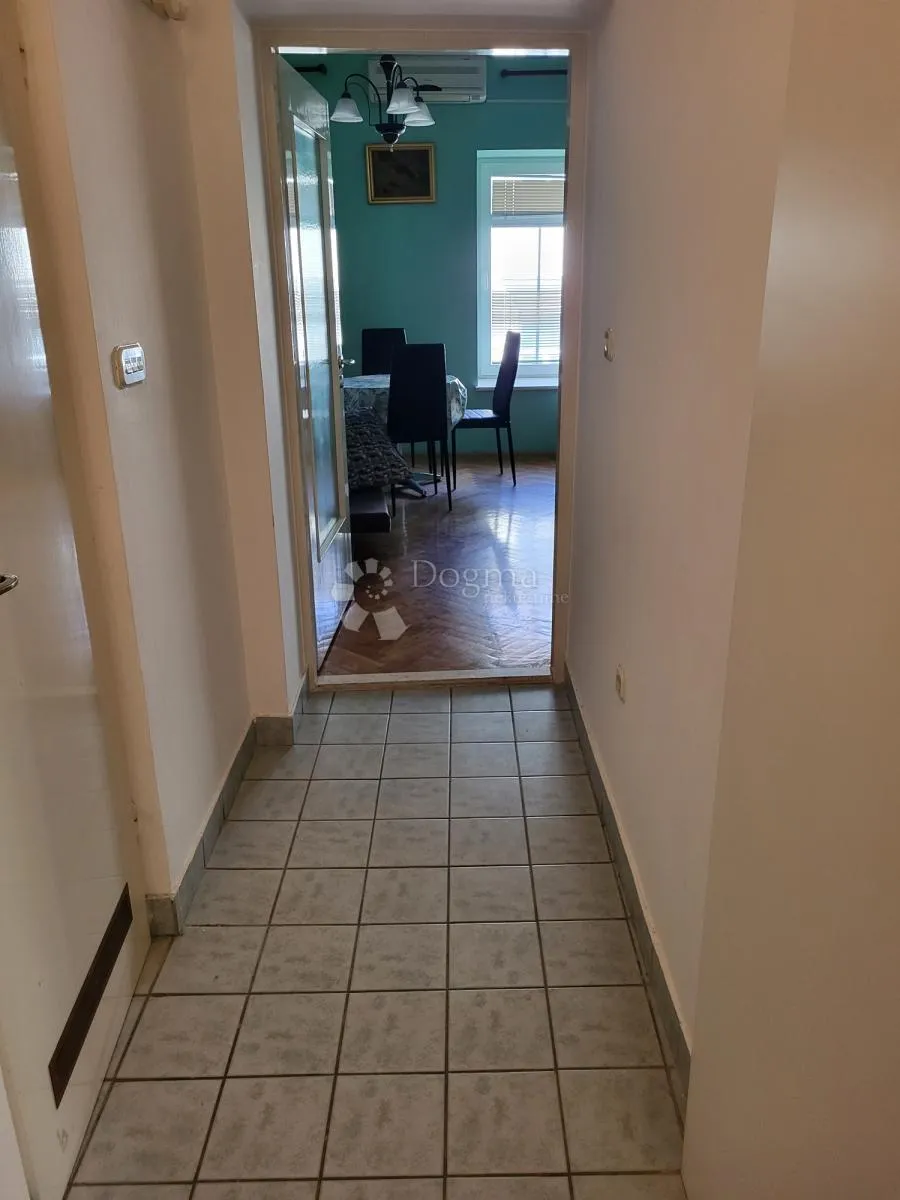 apartman na prvom katu blizu mora - slika 2