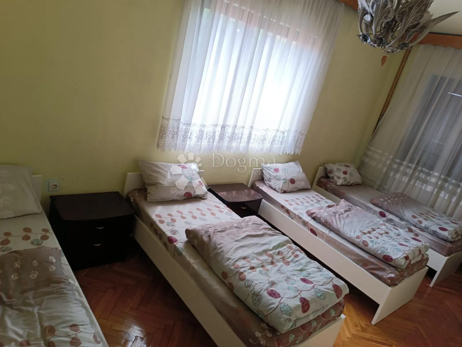kuća sa radnike ili starački dom - slika 19