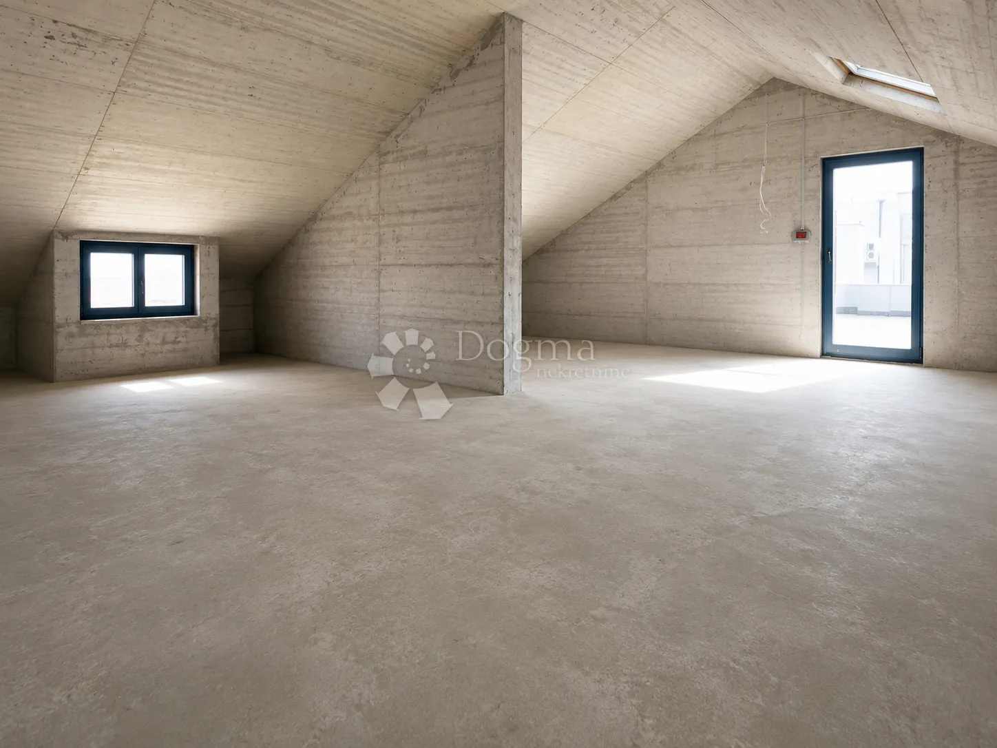 dvoetažni penthouse s panoramskim pogledom na more – baška voda - slika 4