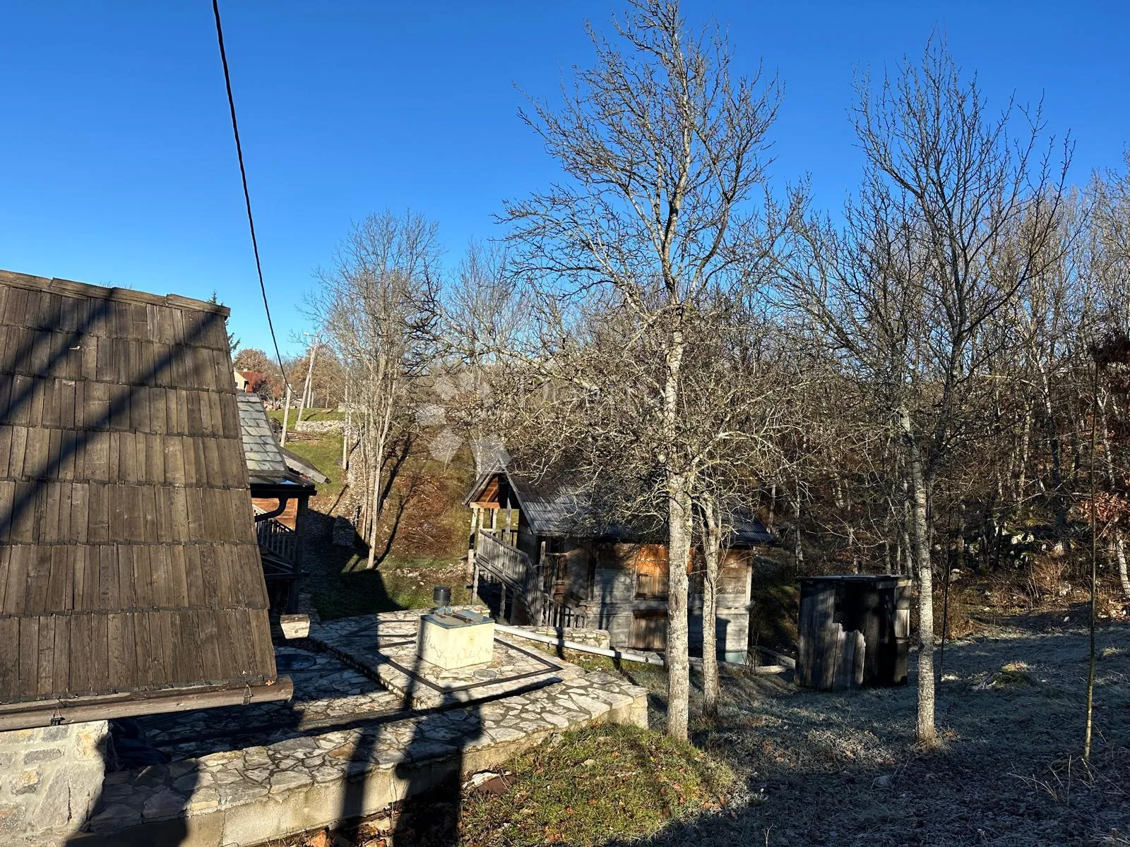 difuzni hotel autohtone kamene kuće 10+1 - slika 9