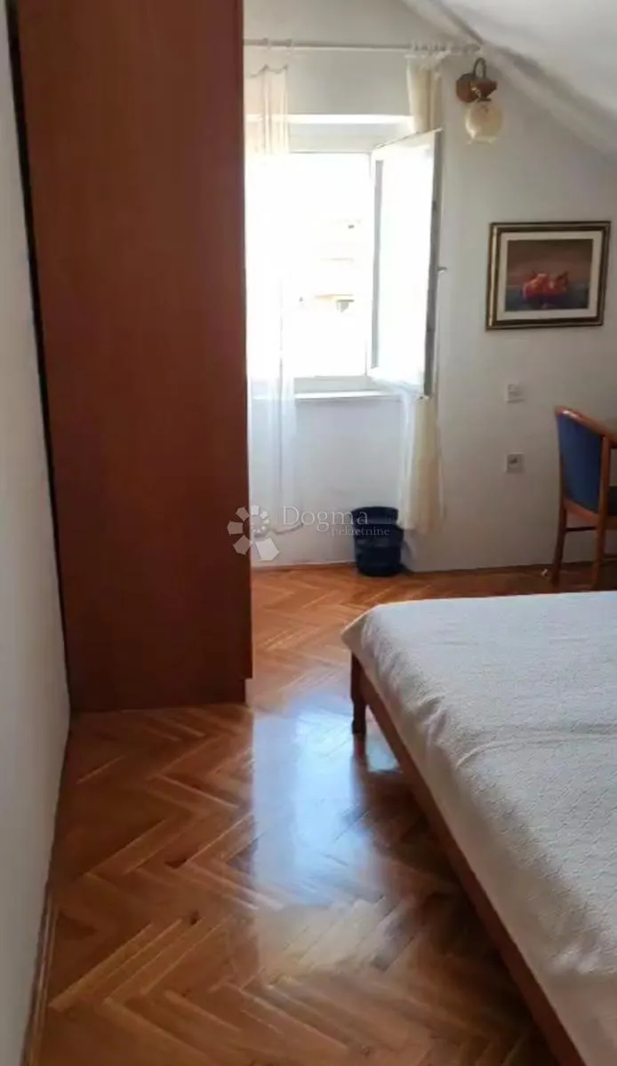 srima - poslovni prostor u centru uz more - slika 9