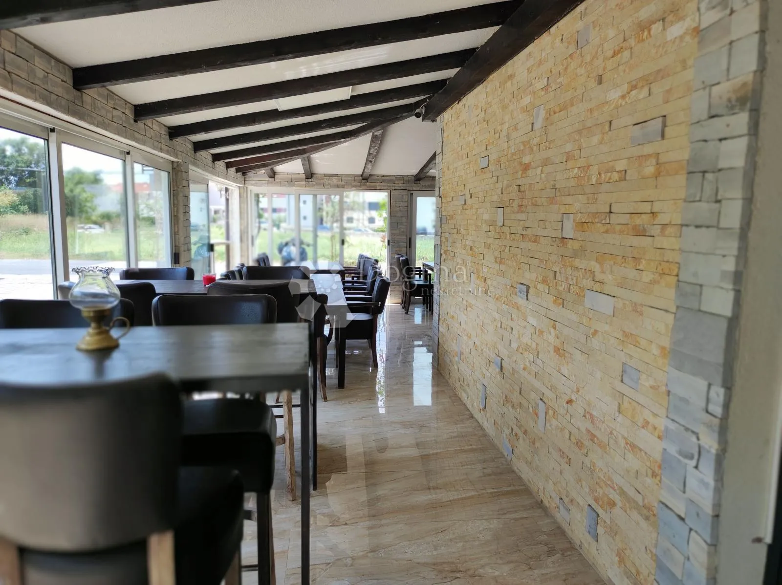 hotel novije gradnje sa 33 sobe u blizini mora - slika 29