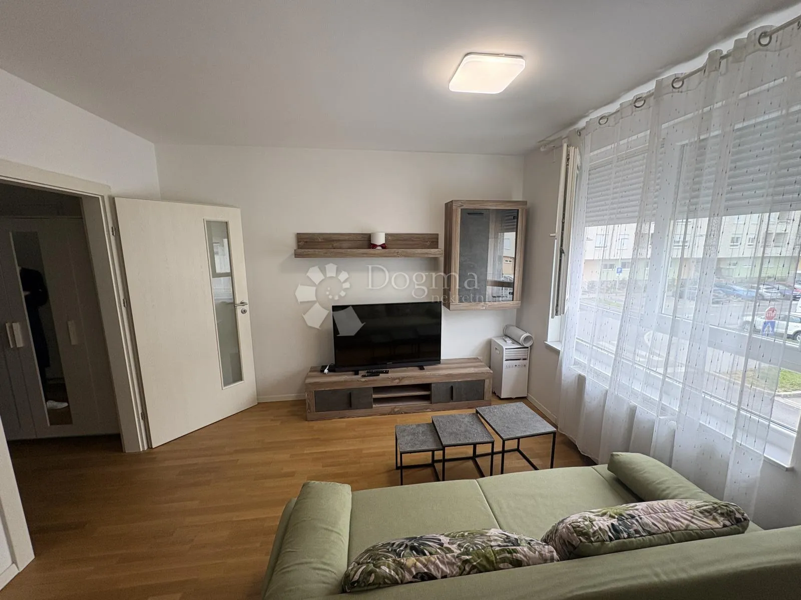 Stan U Iveru – Odlična Prilika Za Stanovanje, Najam Ili Investiciju! - Sesvete, Zagreb