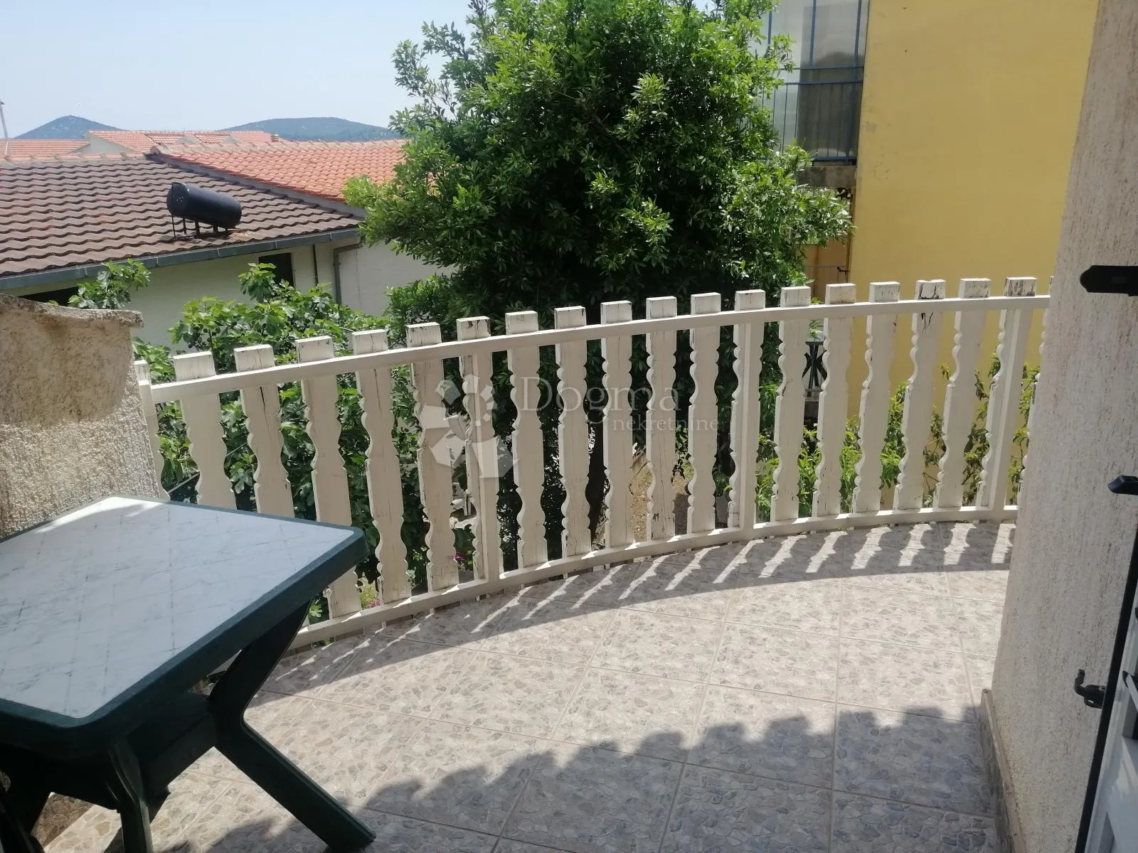 tribunj - kuća s 9 apartmana + građevinska parcela 418 m2 - slika 33