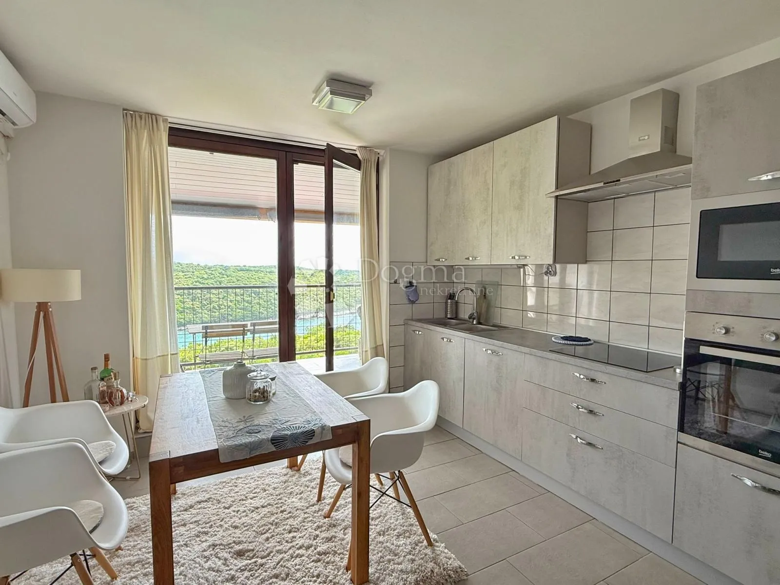 najbolja lokacija u marčani, apartman 1. red do mora - slika 1