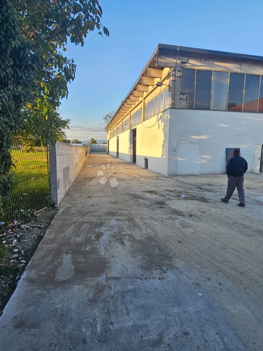 logističko-proizvodna hala 5.400 m² na prodaju - slika 2