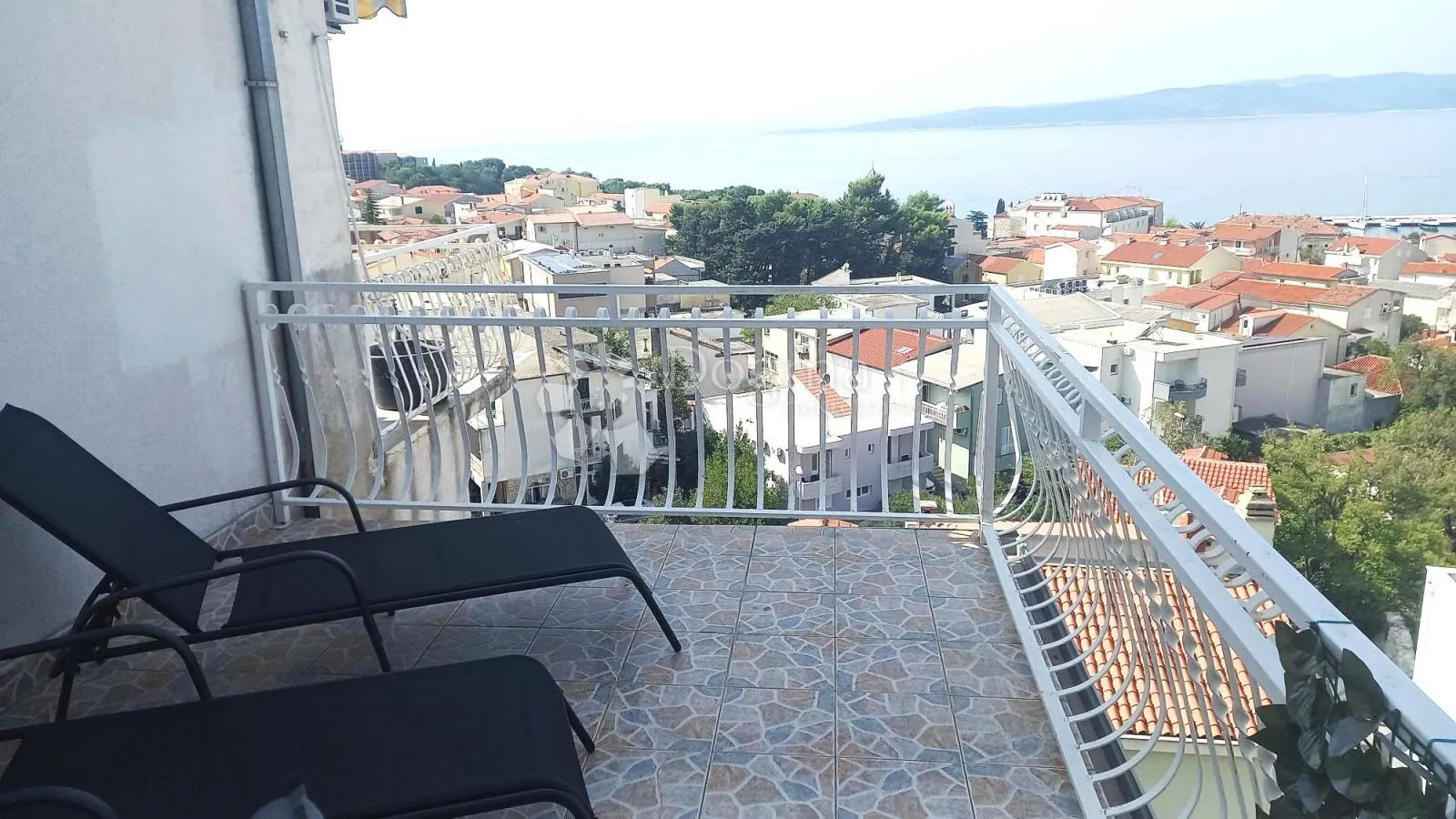 dvosoban stan s predivnim pogledom na more - slika 24
