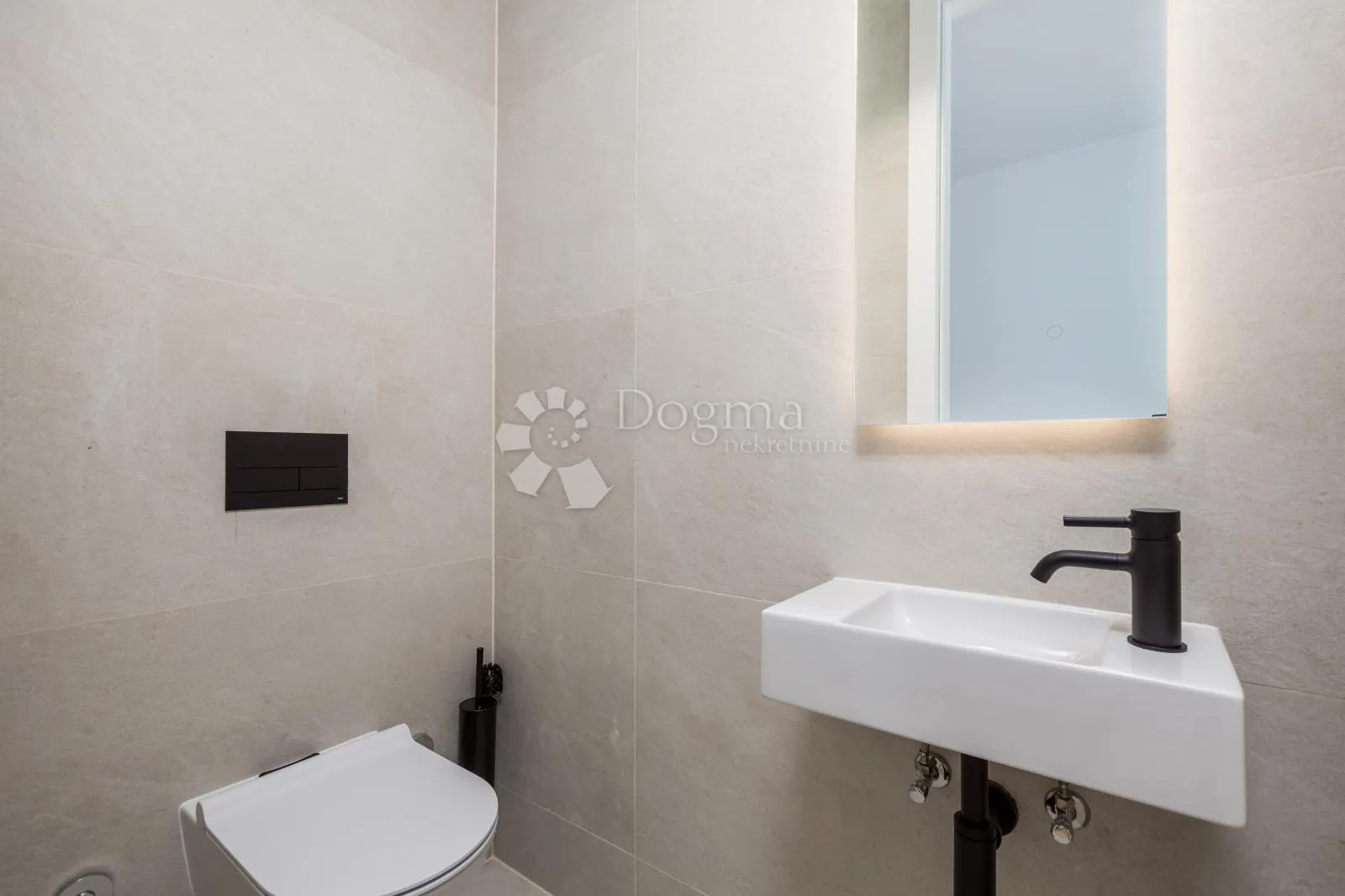 opatija centar stan 134 m2 - slika 16