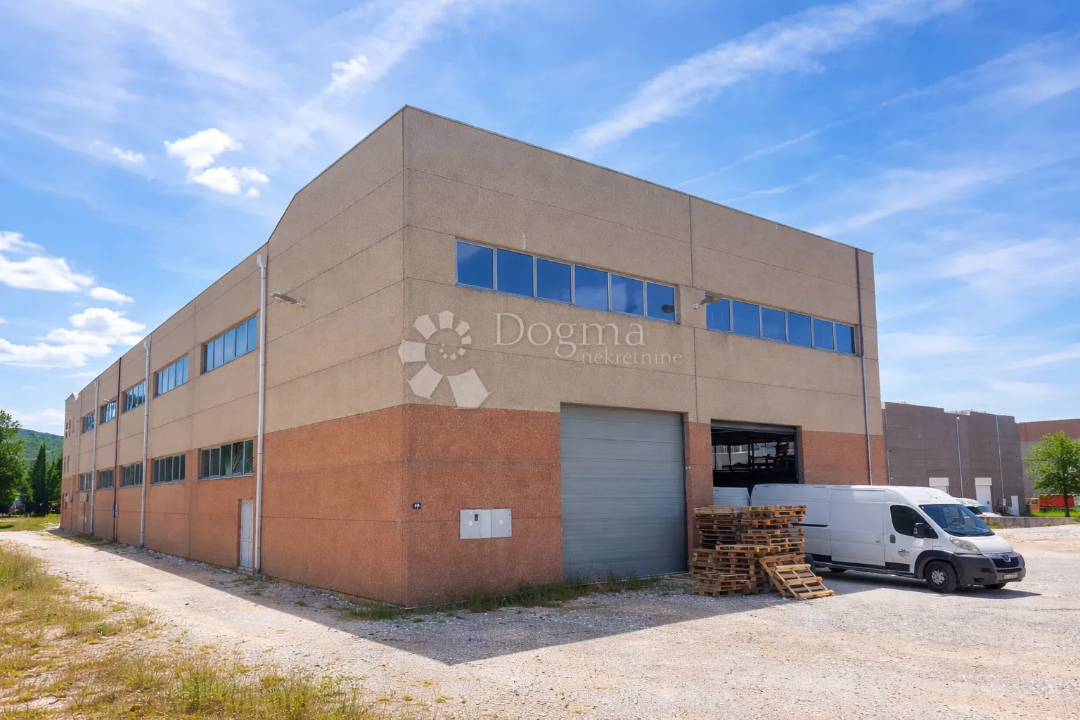 skladišno-poslovna hala 2.199,80 m² - slika 3