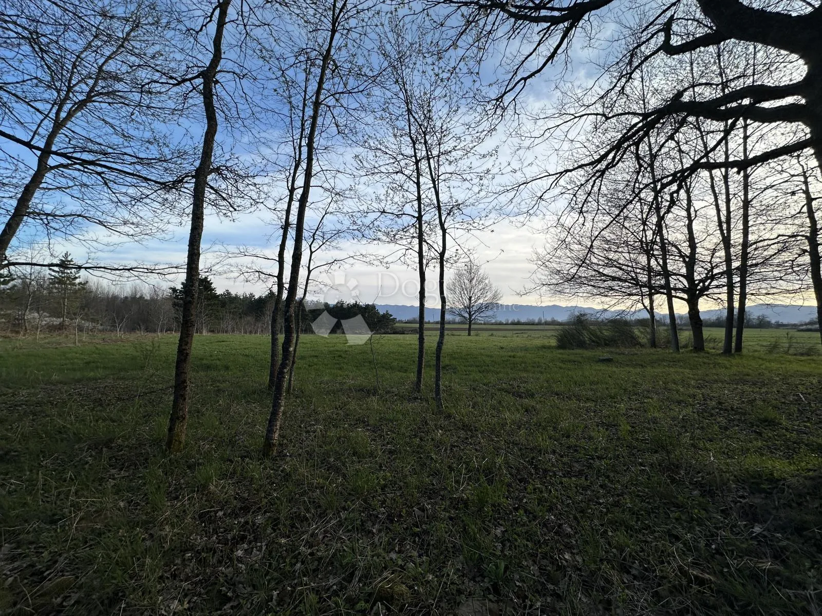 predivna lokacija uz rijeku liku pogled na velebit - slika 16