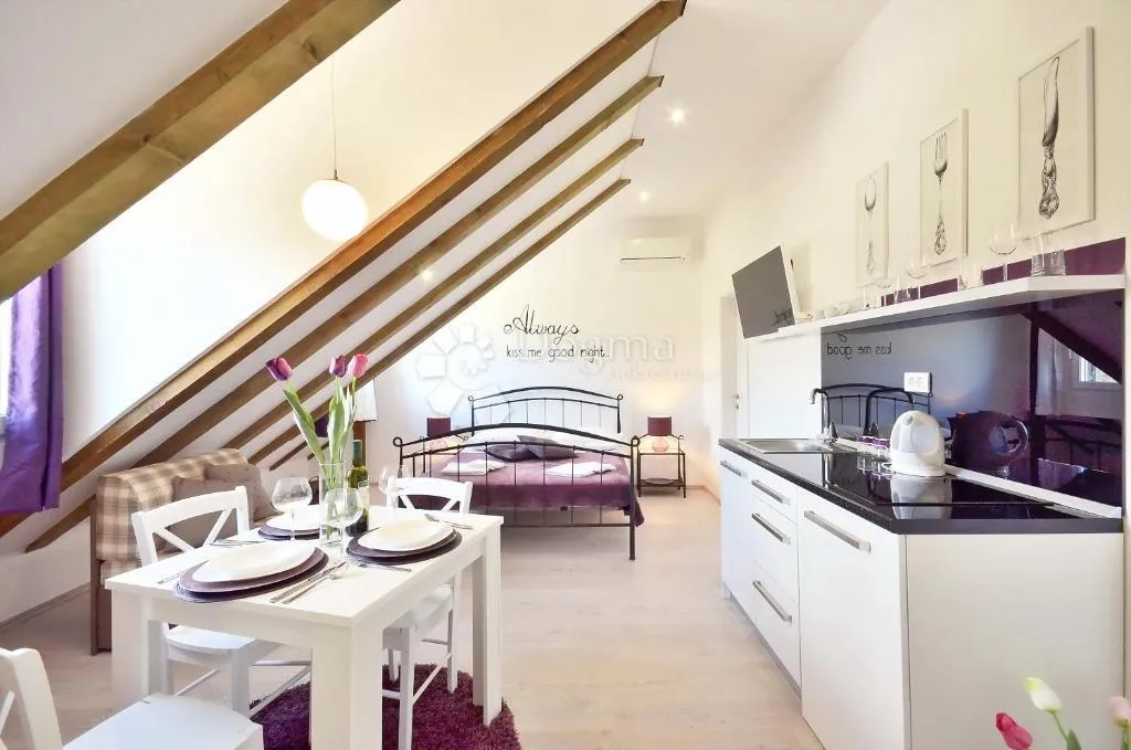 atraktivan stan s dva apartmana iza hnk-a - slika 9