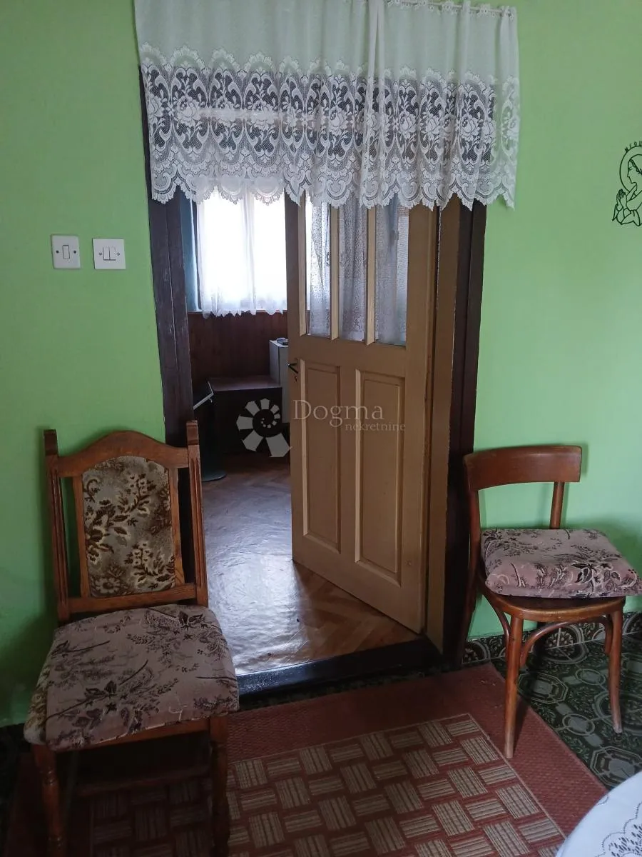tradicionalna kuća s velikom okućnicom u đurđevcu - slika 4