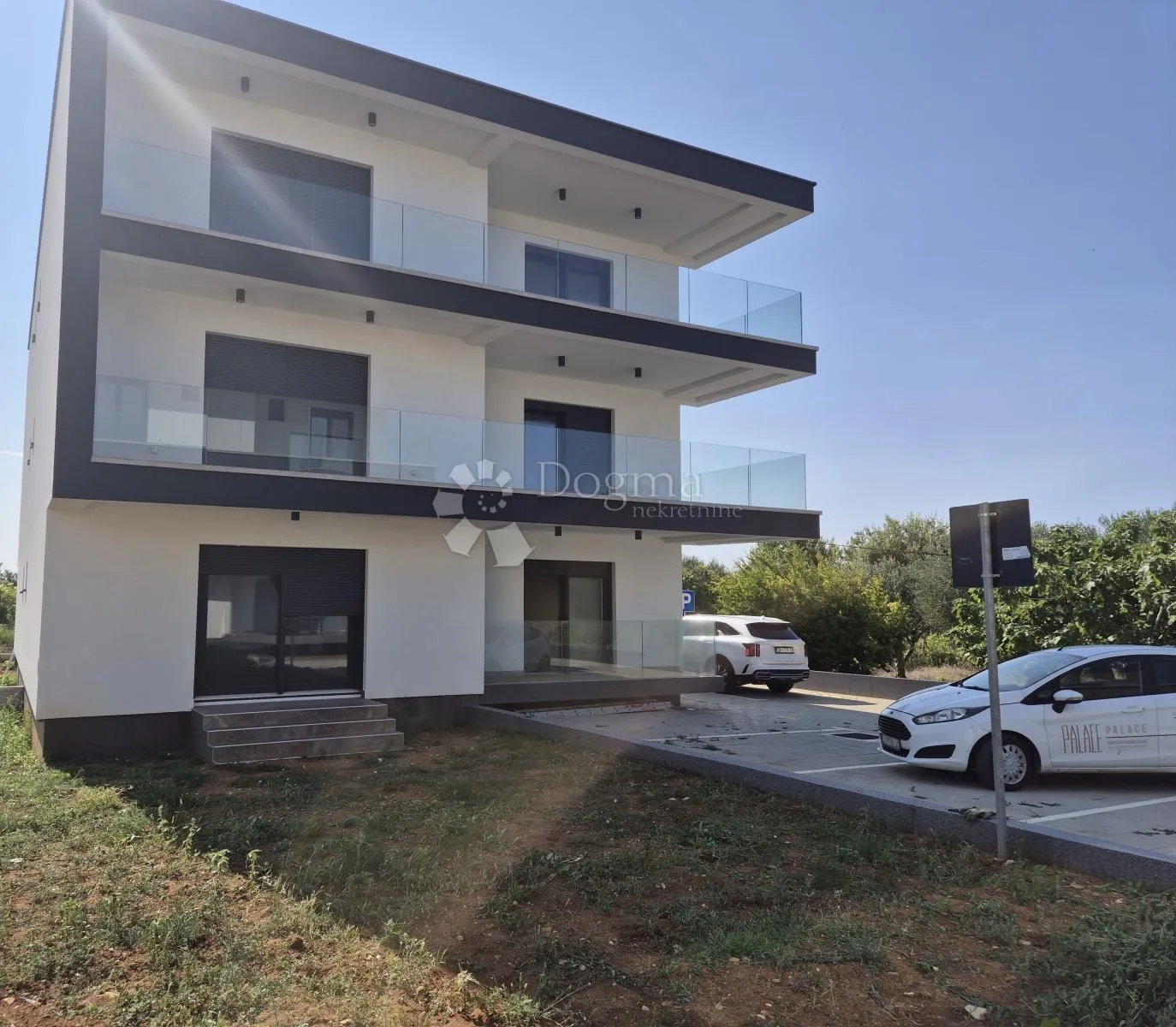 penthouse nadomak mora i s impresivnim terasama i s uporabnom dozvolom - slika 4