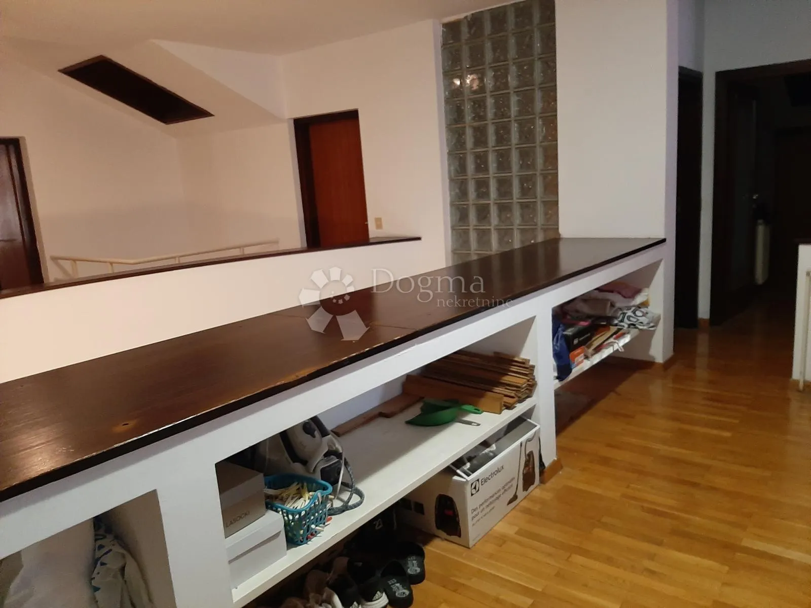 unikatna vila na zapadu zagreba – jedinstvena arhitektura i privatnost - slika 28