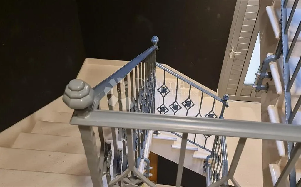 luksuzan apartman pored mora u povljani - slika 4