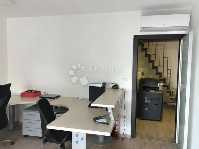 samostojeća kuća bulevard, 250 m² plus garaža 54,59m2 - slika 10