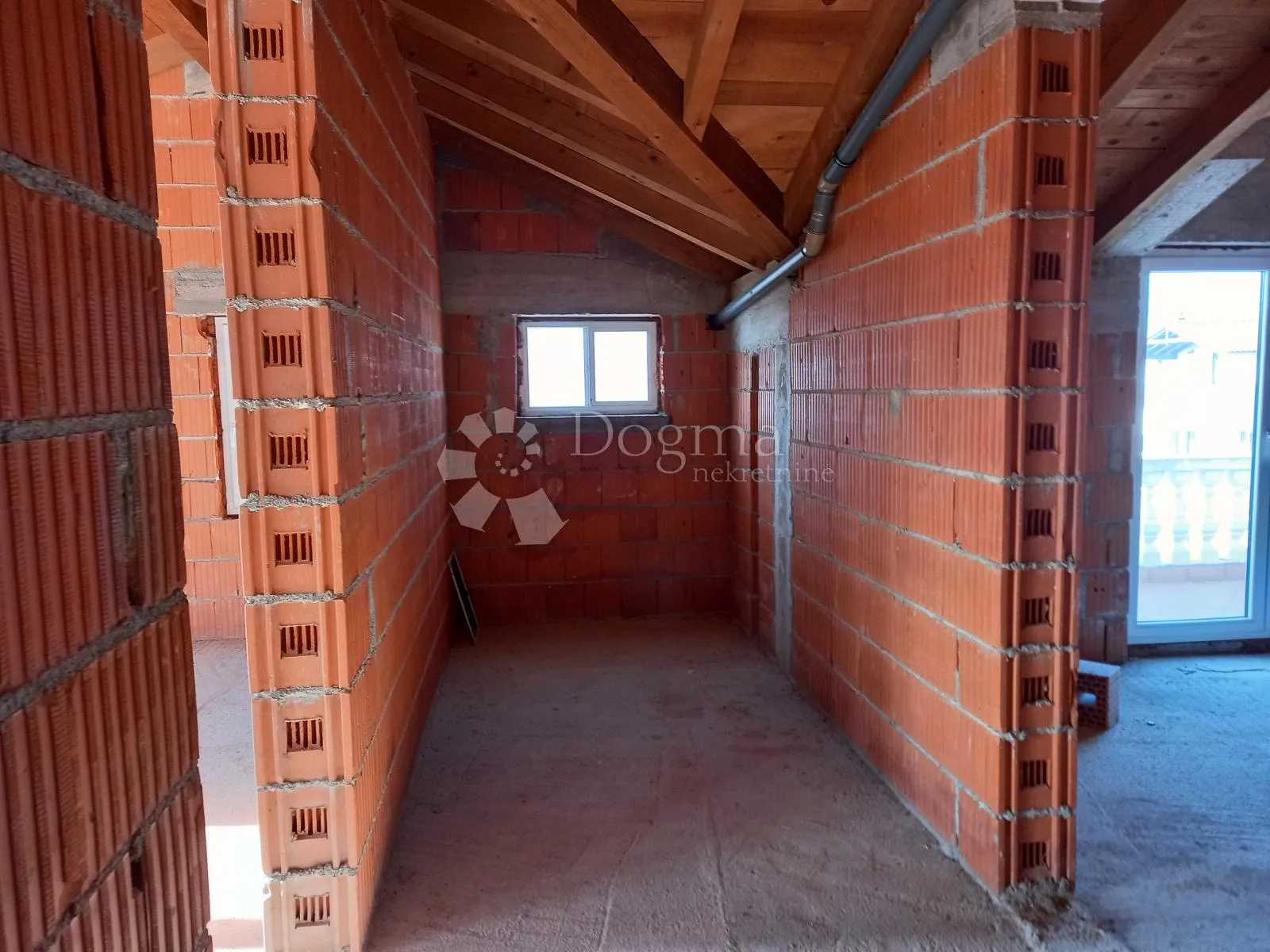 vodice - kuća 800 m2 odlična prilika - slika 40