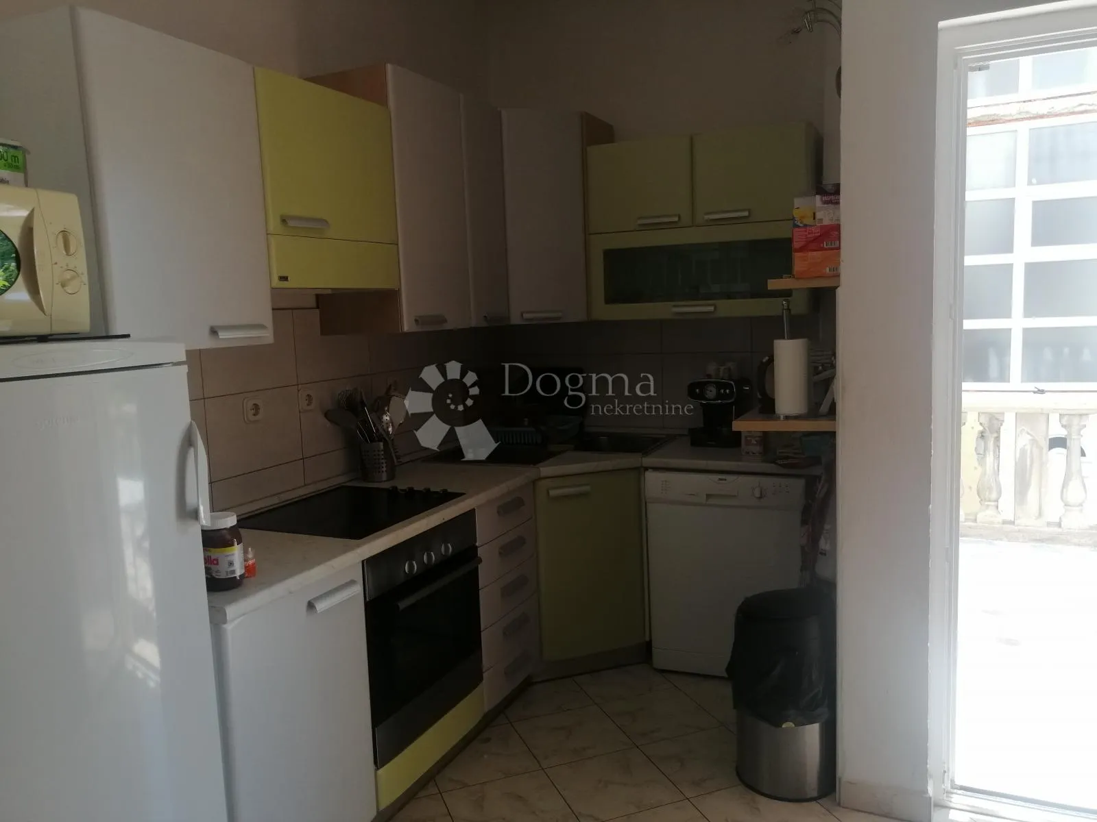 tribunj - kuća s 9 apartmana + građevinska parcela 418 m2 - slika 20