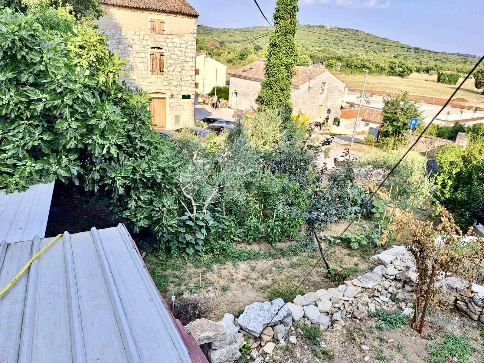 kuća u centru bala sa dvorištem - slika 5