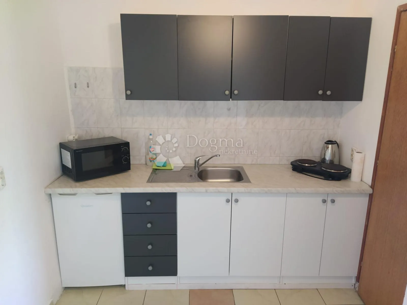 četverosoban stan u centru pule - 4 studio apartmana - slika 20