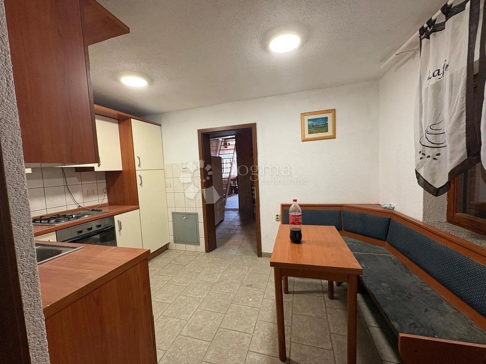 prostrana katnica u retfali – 291 m² s dvorištem - slika 18