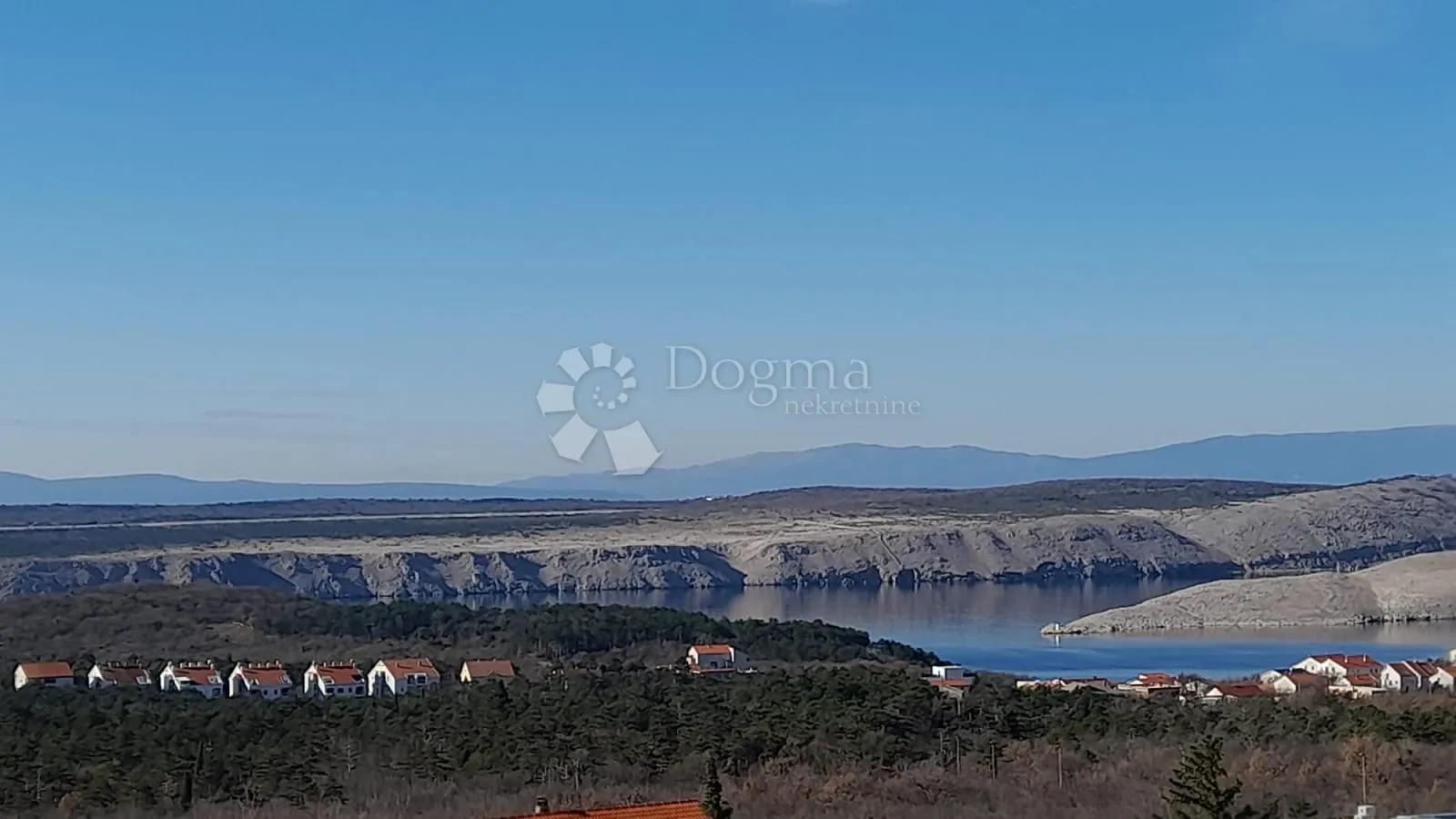 vila s bazenom u neposrednoj blizini mora - slika 2