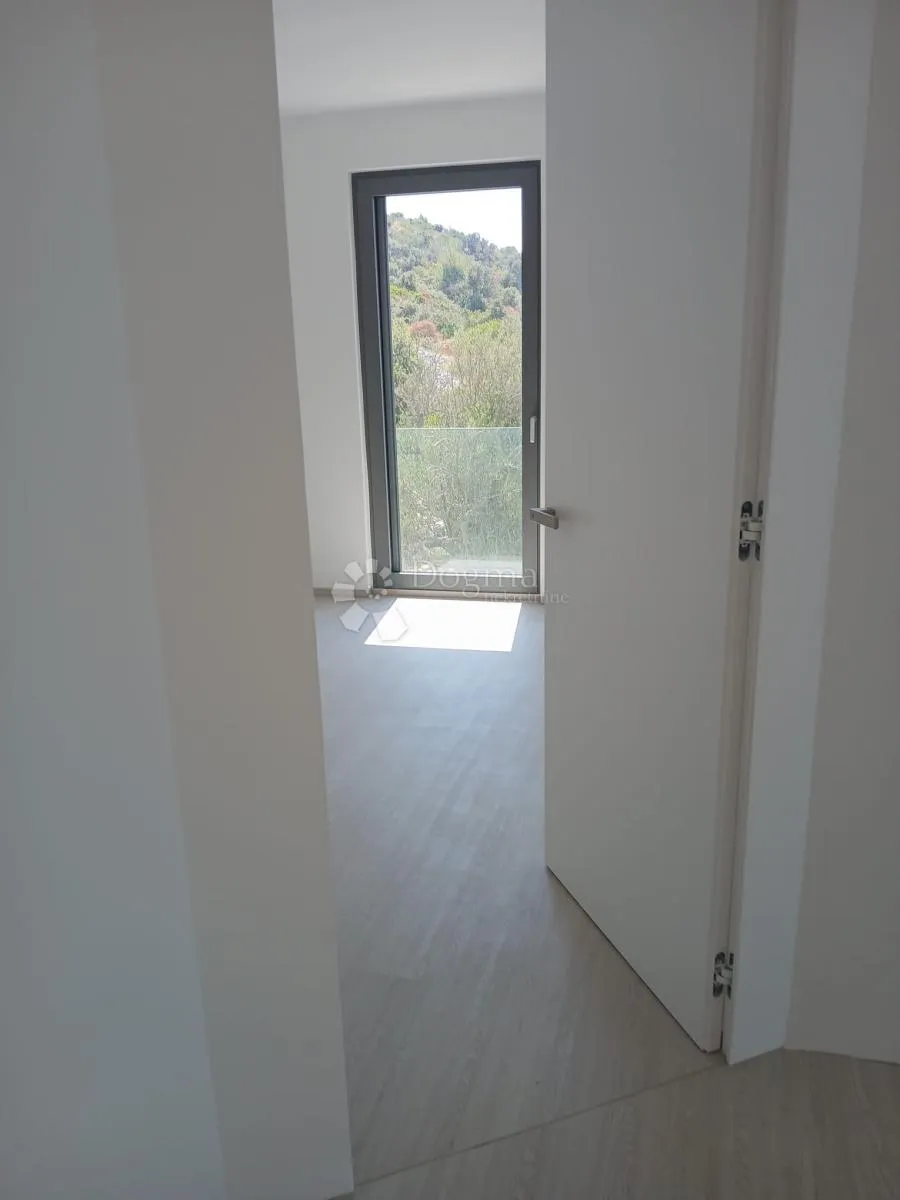 luksuzni apartman uz more c3 - slika 21