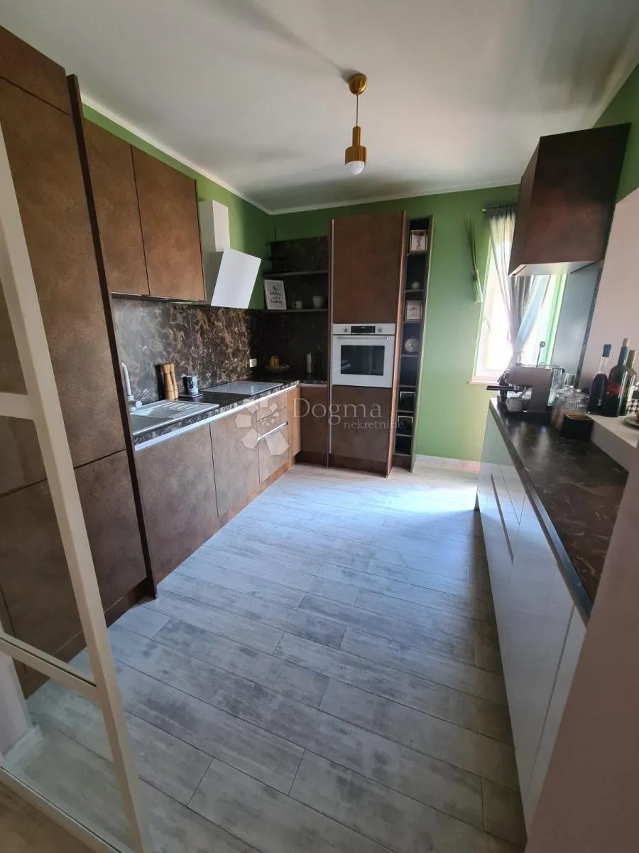 trosoban stan s vrtom i panoramskim pogledom na more - slika 4