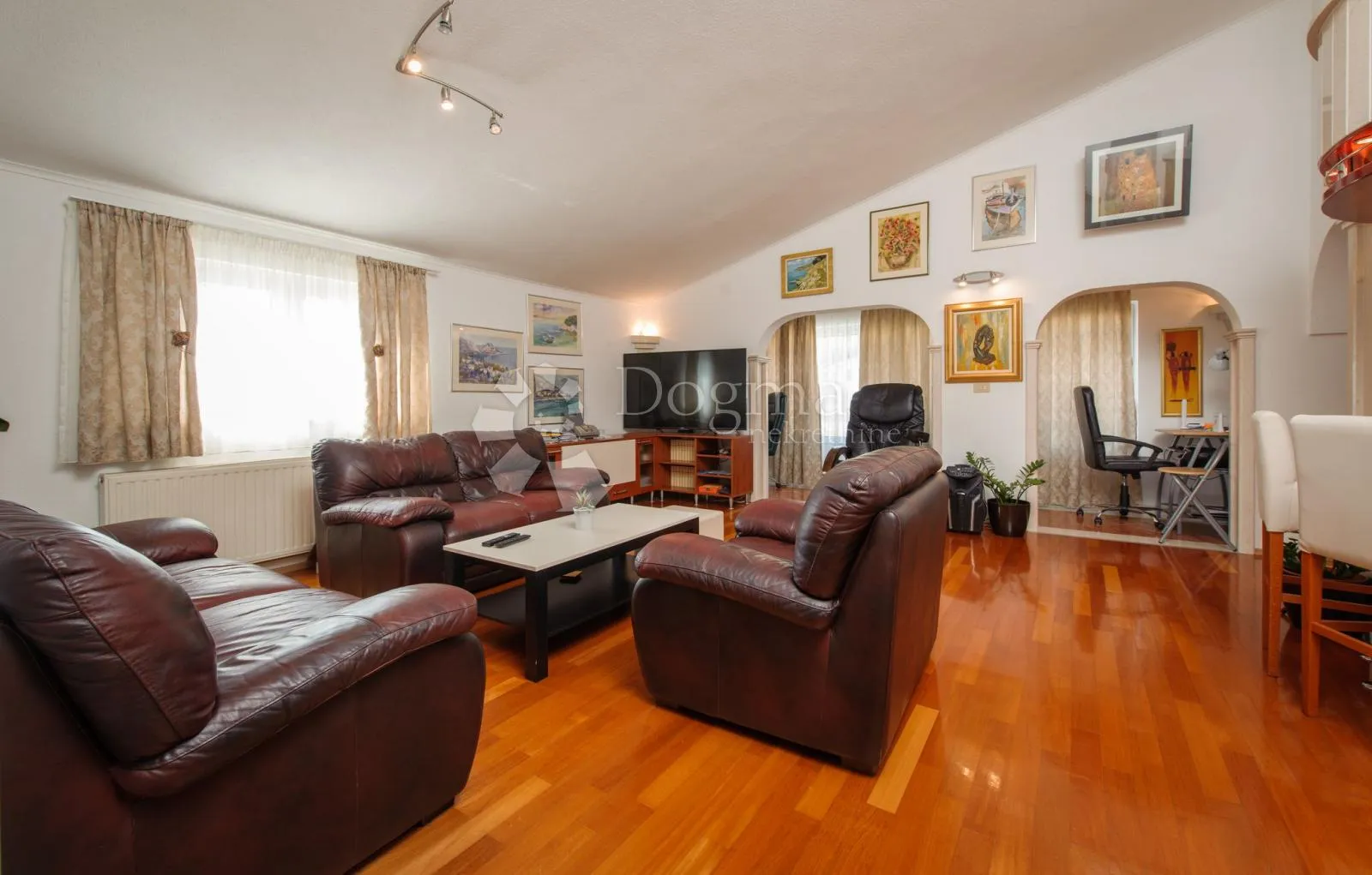 drvenik, makarska rivijera- apartmanska kuća 50 m od mora - slika 12
