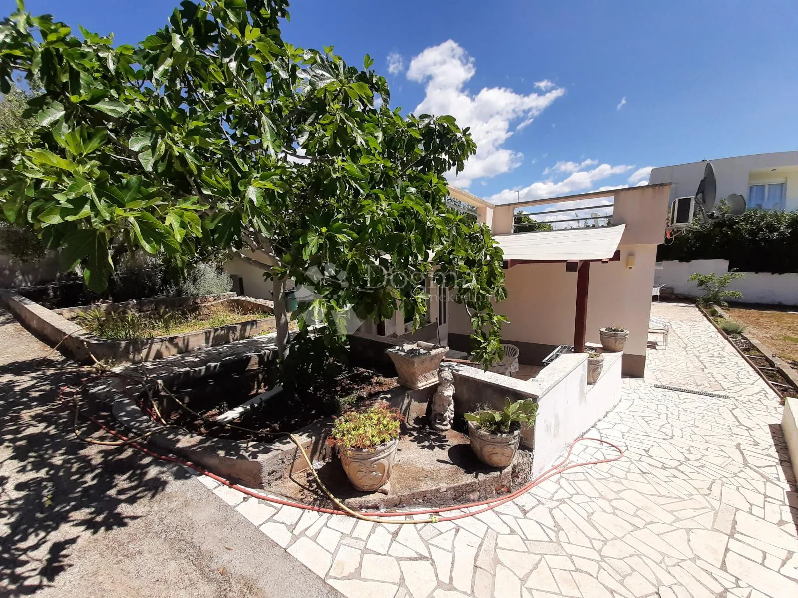 kuća 142m2 sa 2 apartmana, 100m od mora - sunčana rogoznica - slika 11