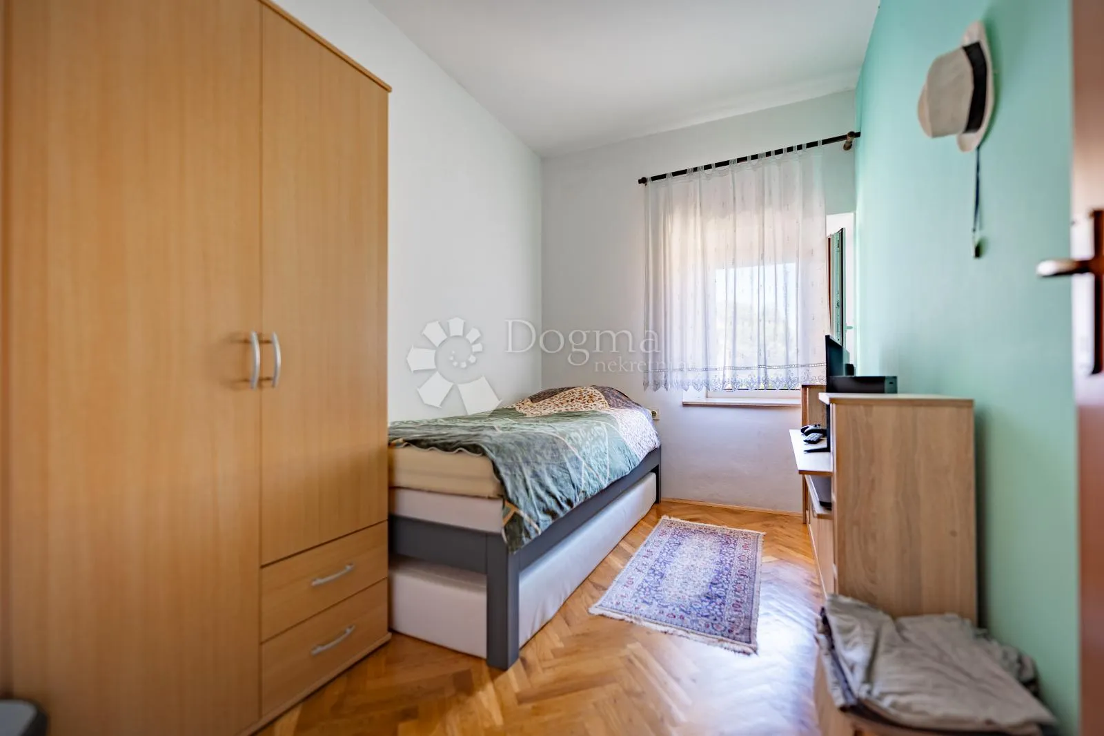 samostojeća kuća u centru buja - slika 11