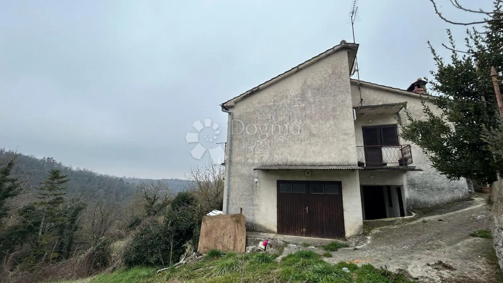 kuća za renovaciju s terasom s koje nećete željeti otići! - slika 3