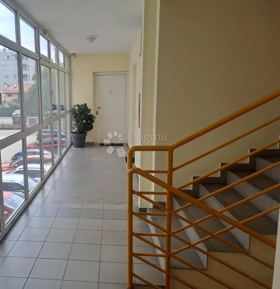 stan na trešnjevci s podzemnom garažom - slika 11