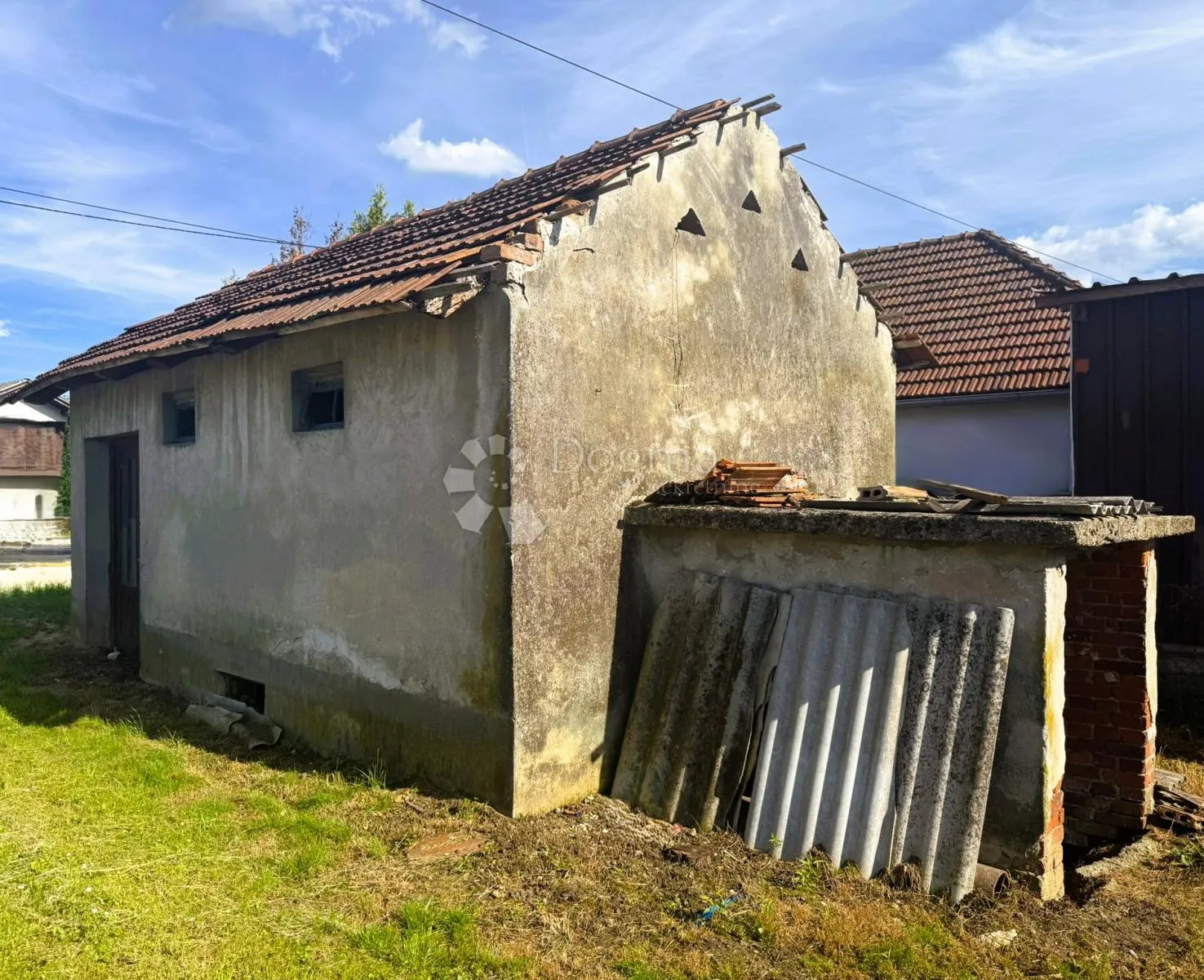 kuća s dvorištem i zemljištem u štrukovcu - slika 11