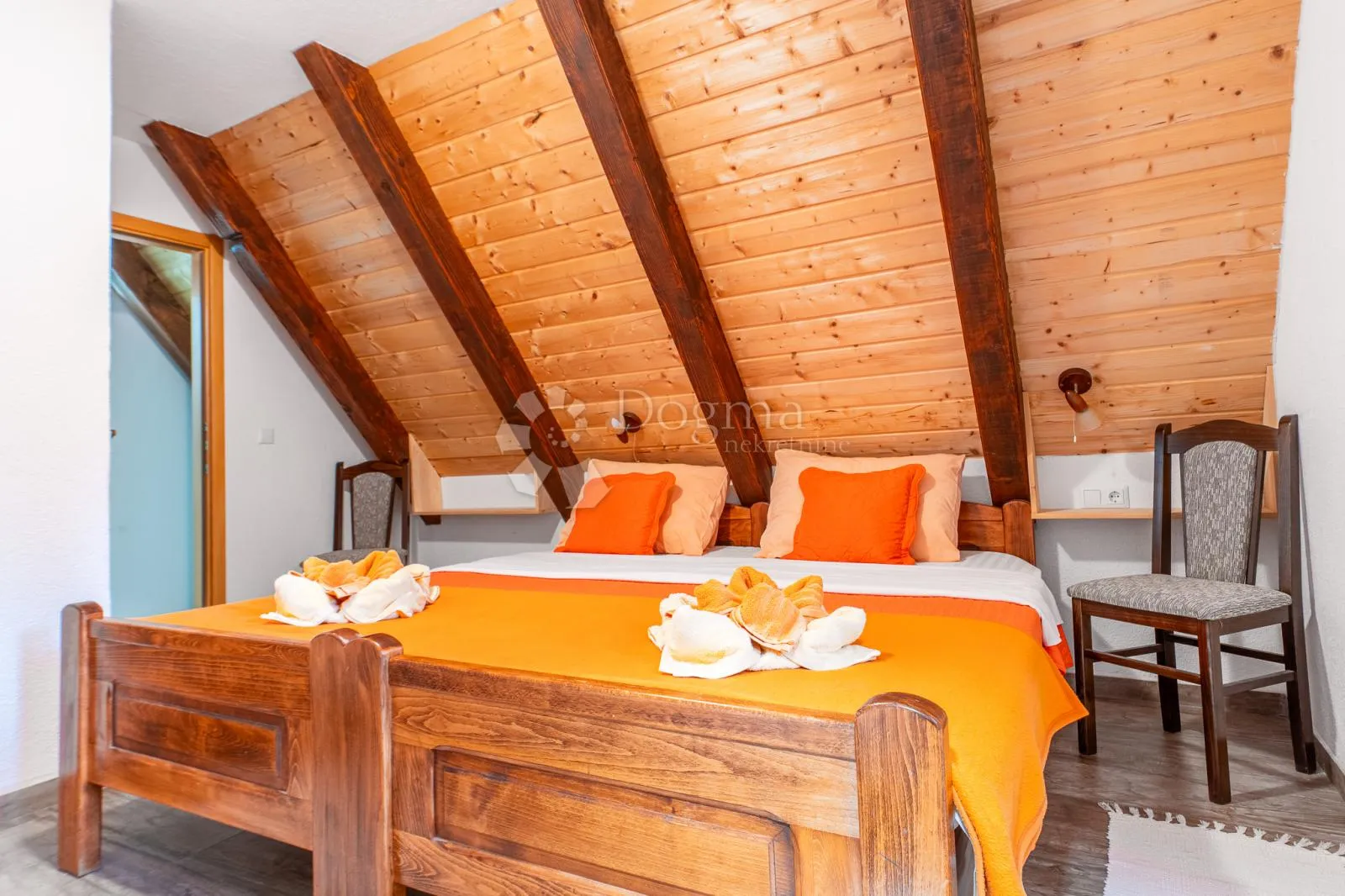 pet jedinstvenih kuća u plitvicama opremljenih za turizam - slika 41