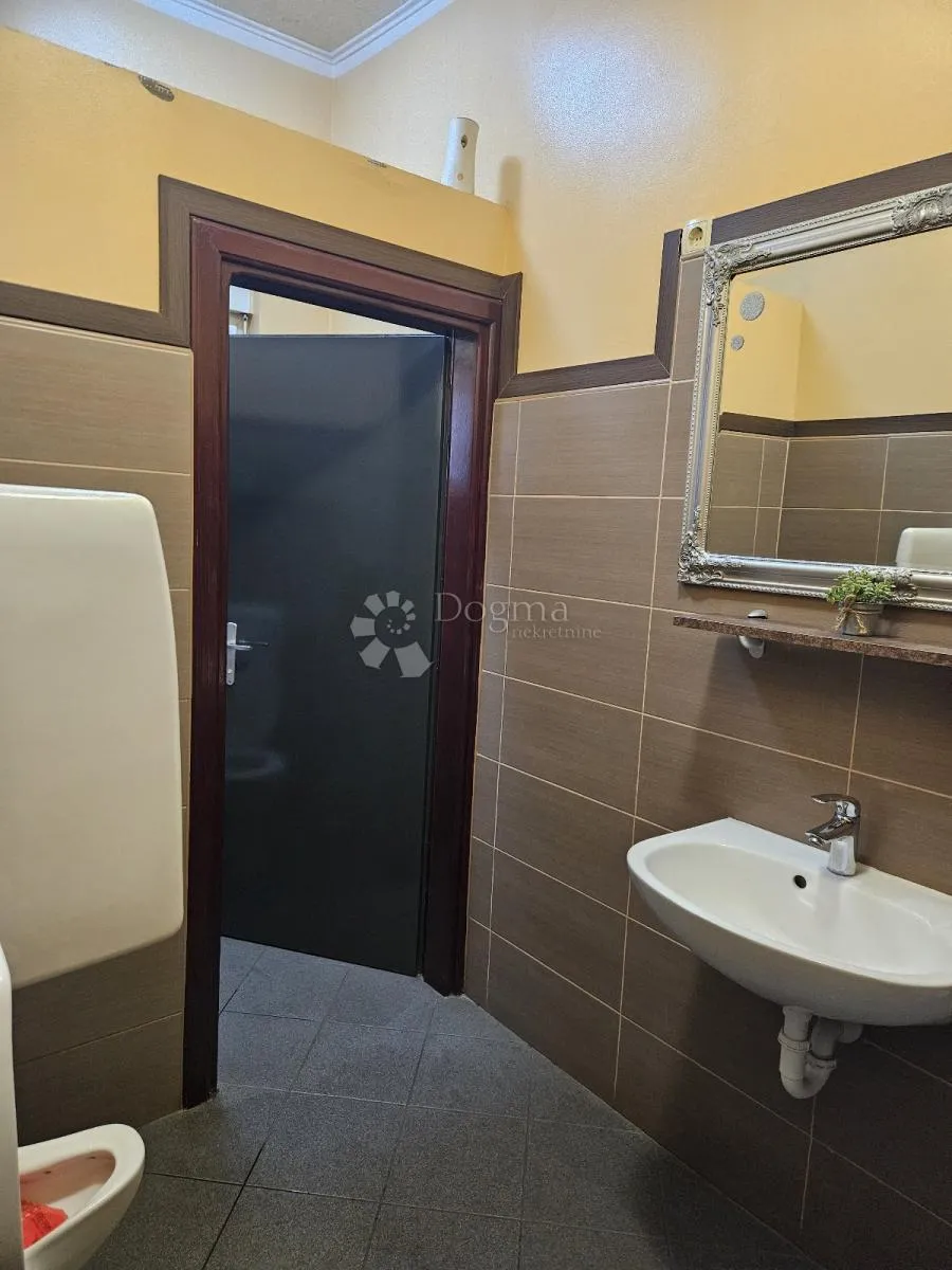 kuća sa uhodanim biznisom – spoj doma i poslovne prilike! - slika 14