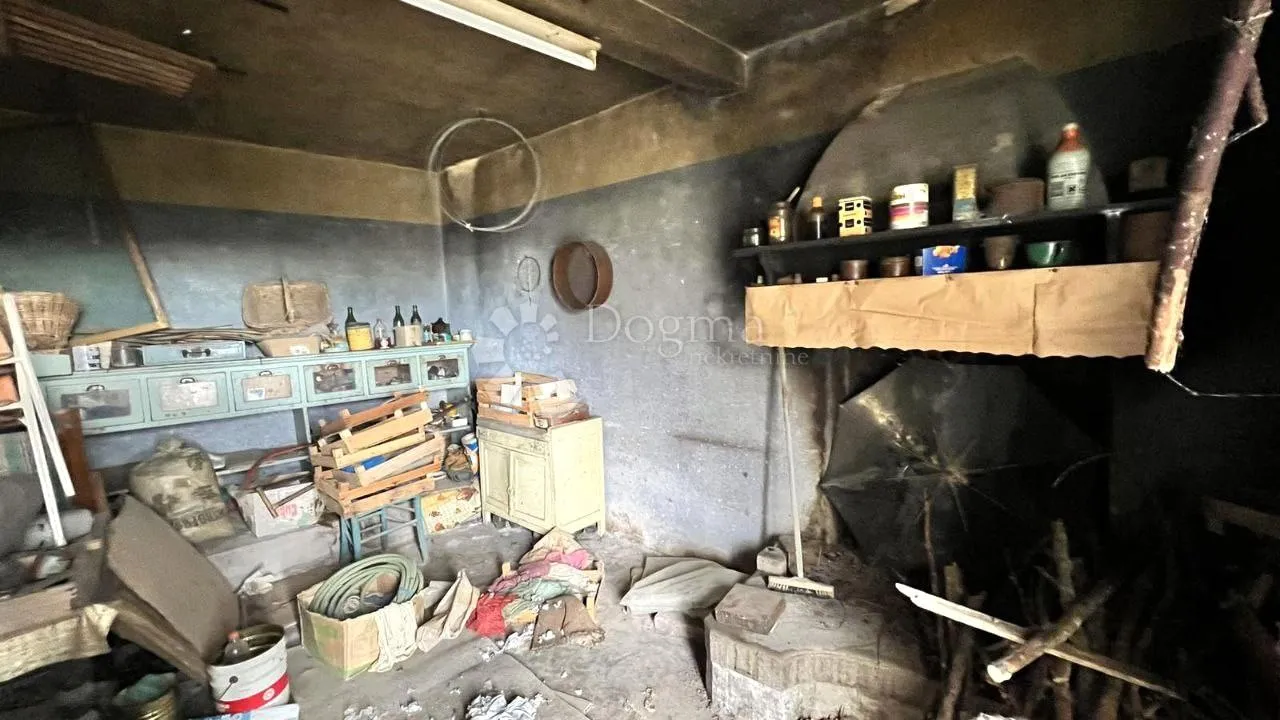 lijepa dvojna kuća za renovaciju s pogledom na more, okolica labina - slika 22