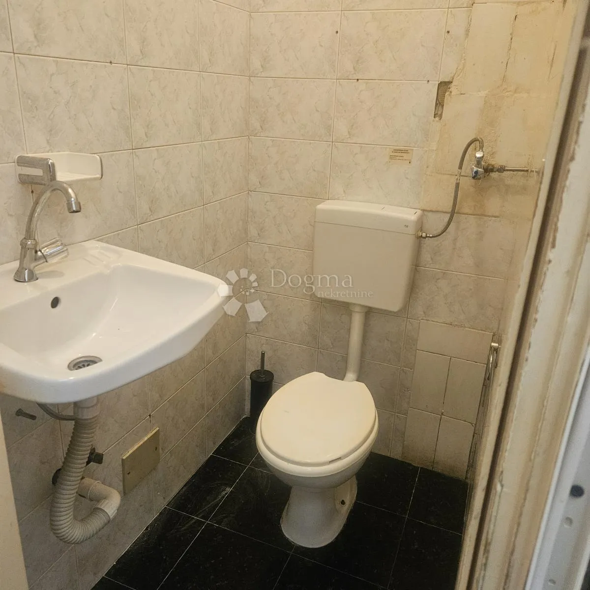 poslovni prostor - centar grada - slika 3